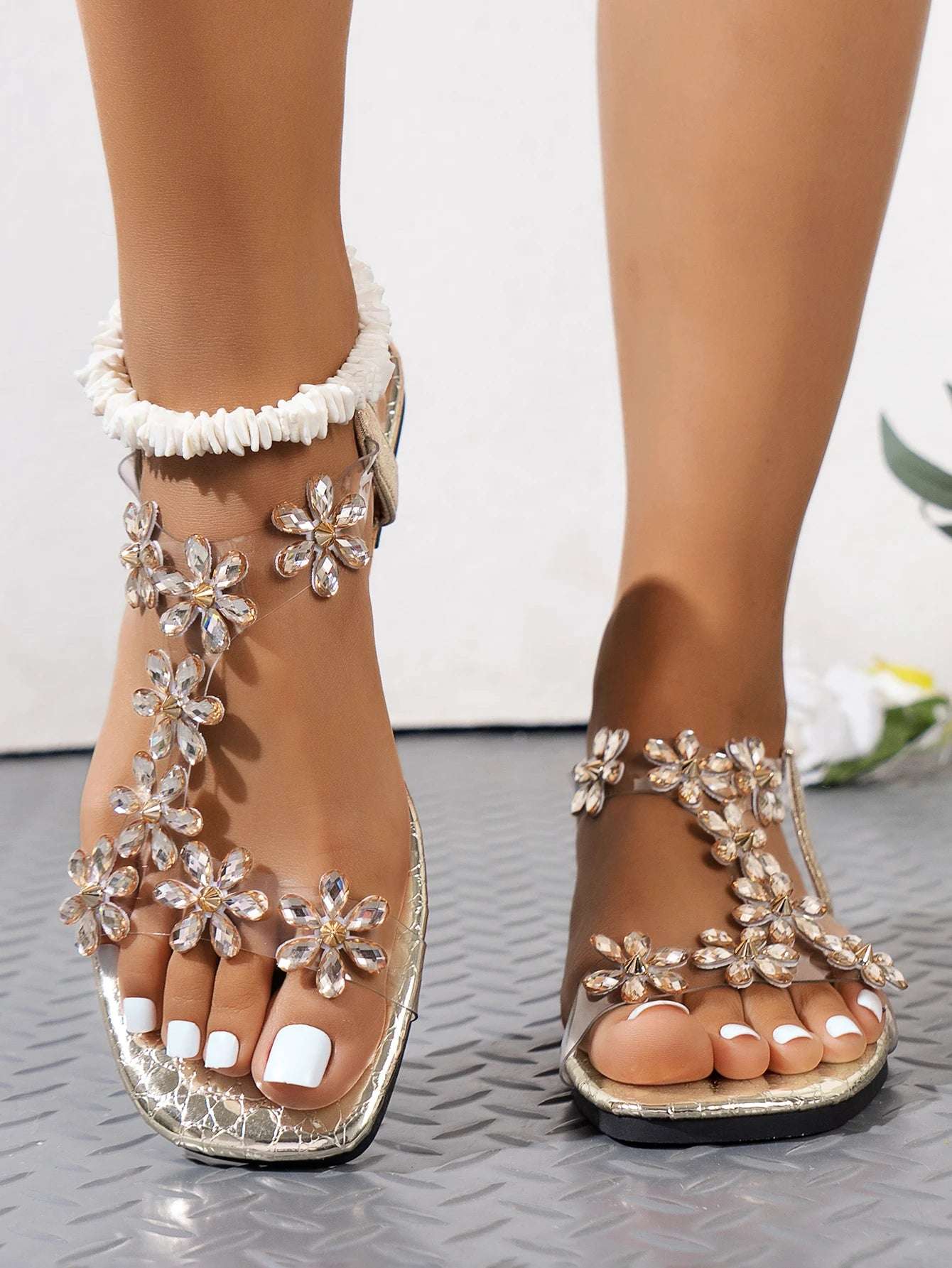BloomEase Women's Floral Flat Sandals - Elastic Strap Summer Comfort