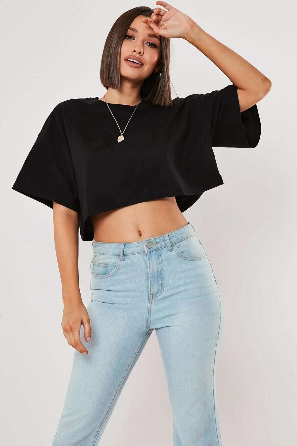 Cotton sports sweater at the top of the navel