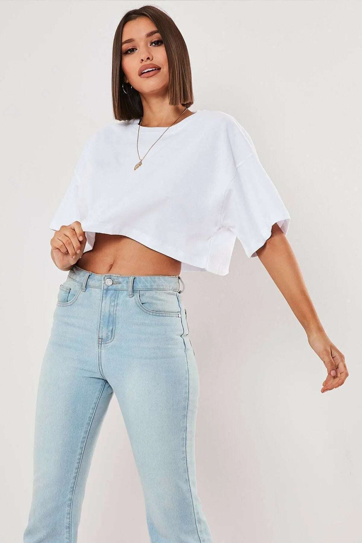 Cotton sports sweater at the top of the navel