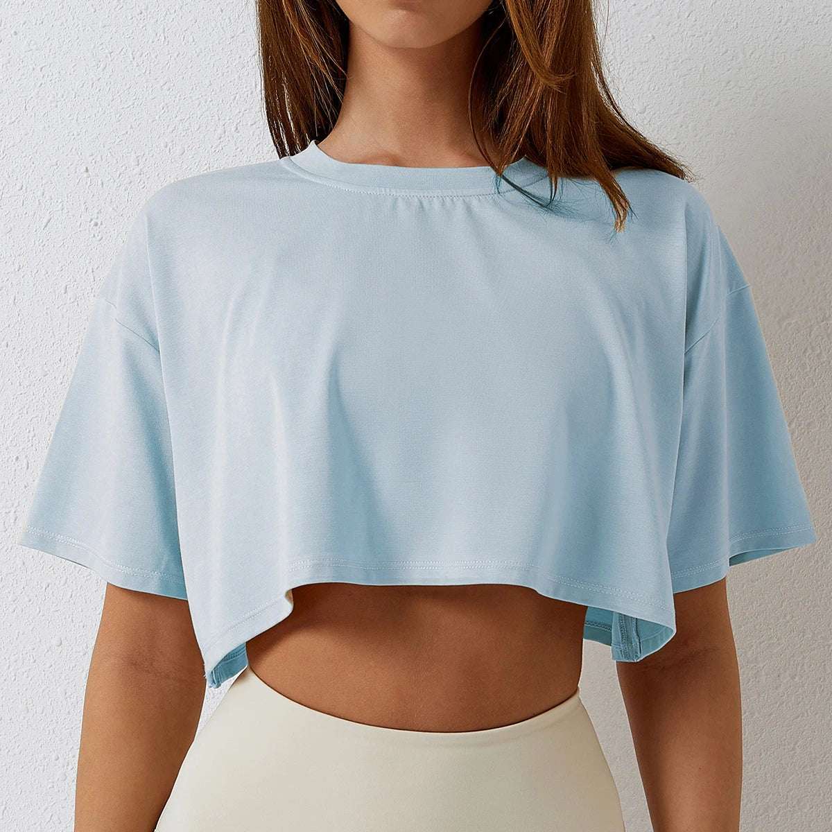 Cotton sports sweater at the top of the navel