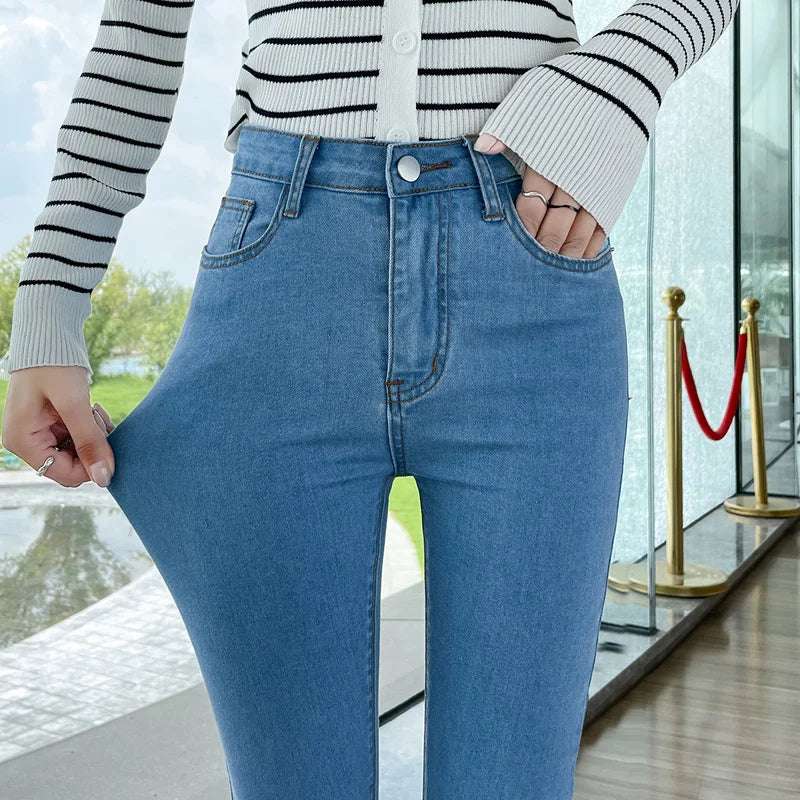 Fashionable stretch women's jeans