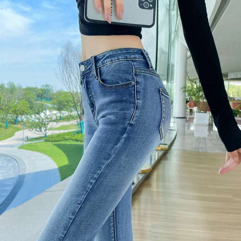 Fashionable stretch women's jeans