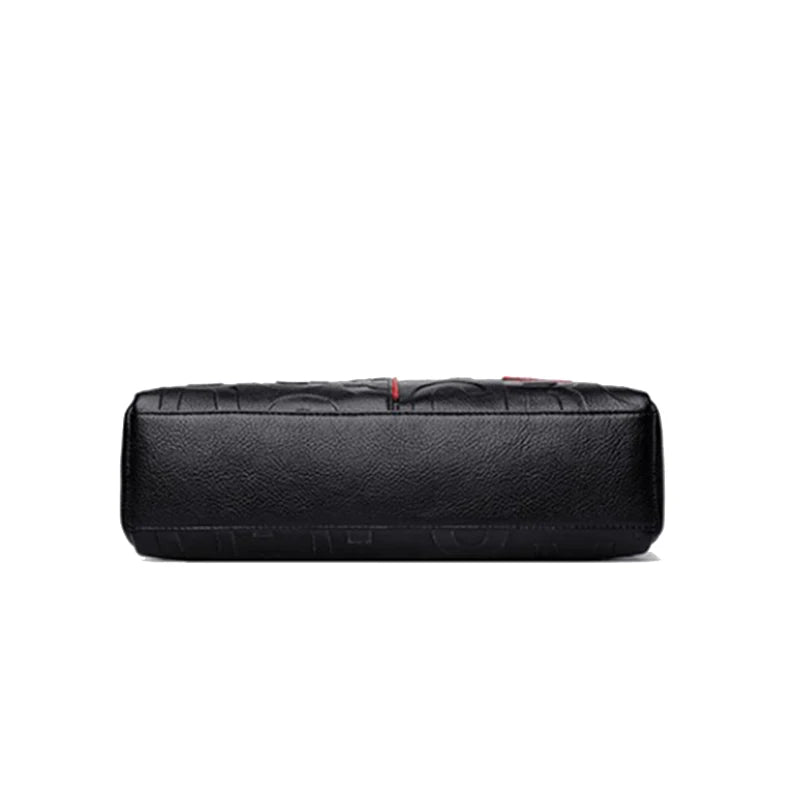 A beautiful bag designed for the shoulder and hand