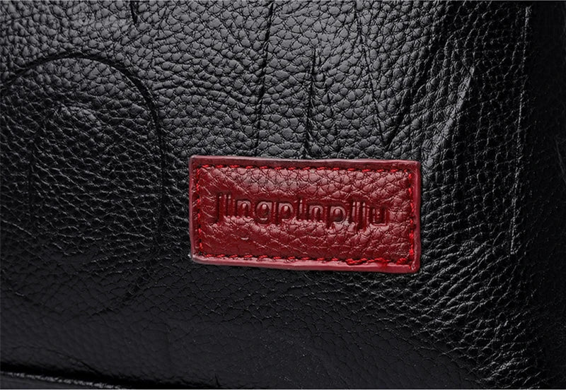 A beautiful bag designed for the shoulder and hand