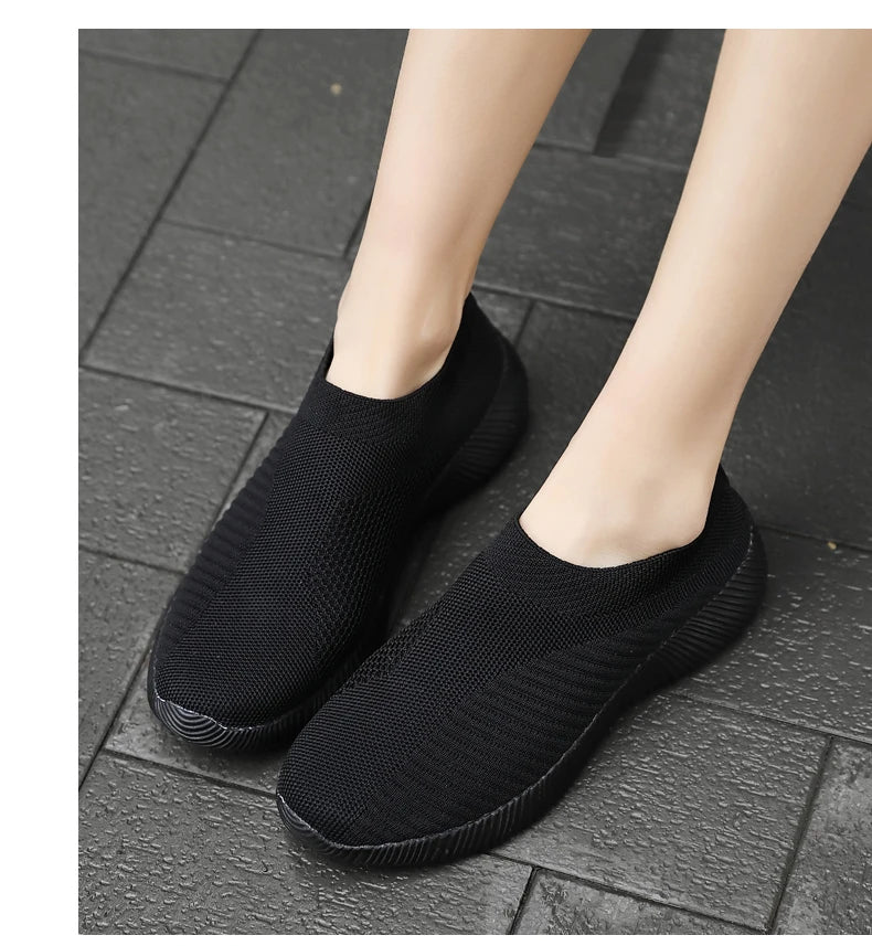 Women's sports shoes without laces