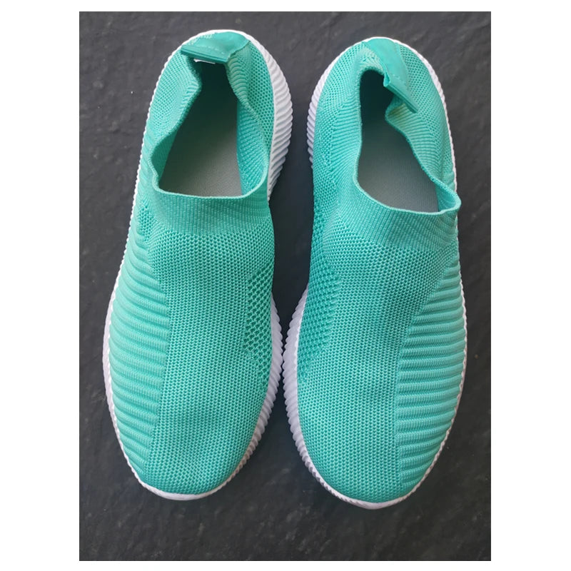 Women's sports shoes without laces