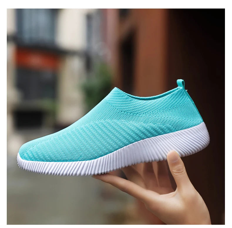 Women's sports shoes without laces