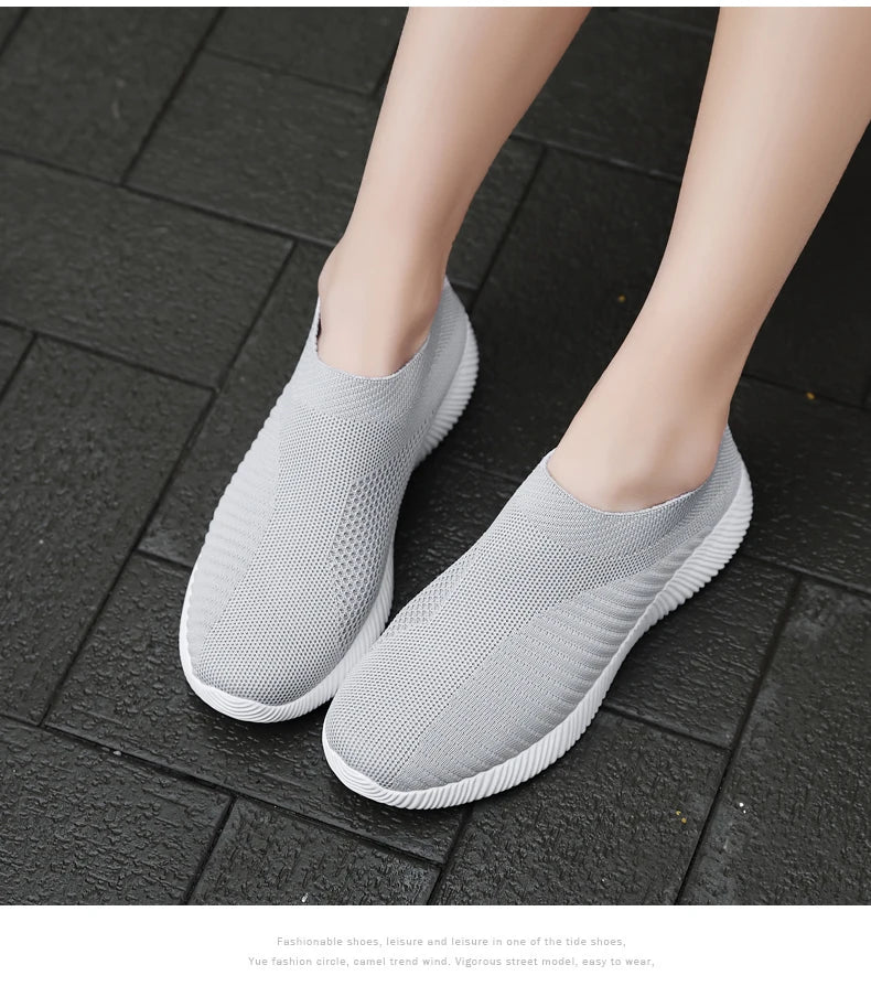 Women's sports shoes without laces