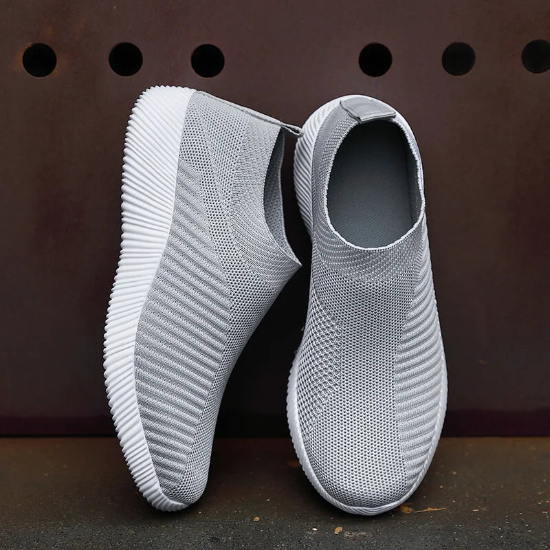 Women's sports shoes without laces