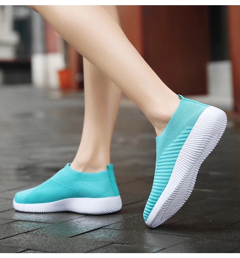 Women's sports shoes without laces