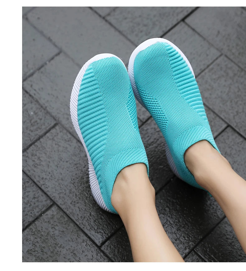 Women's sports shoes without laces