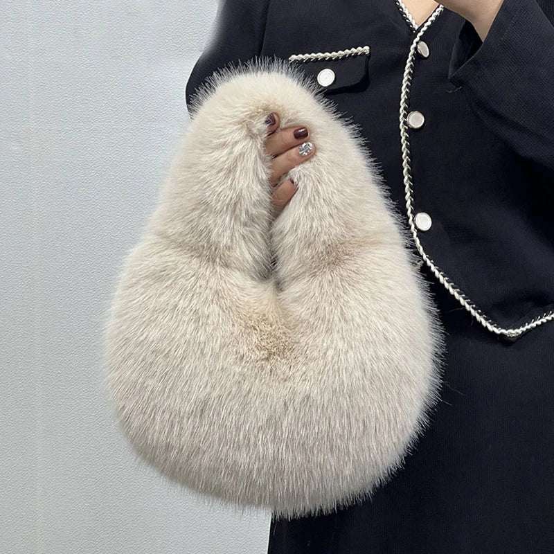 Handbag made of fluffy fur