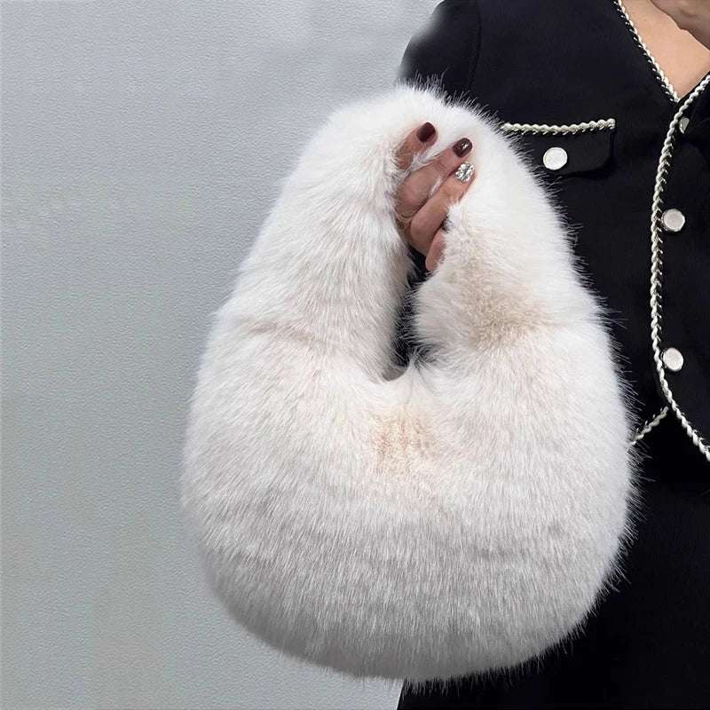 Handbag made of fluffy fur