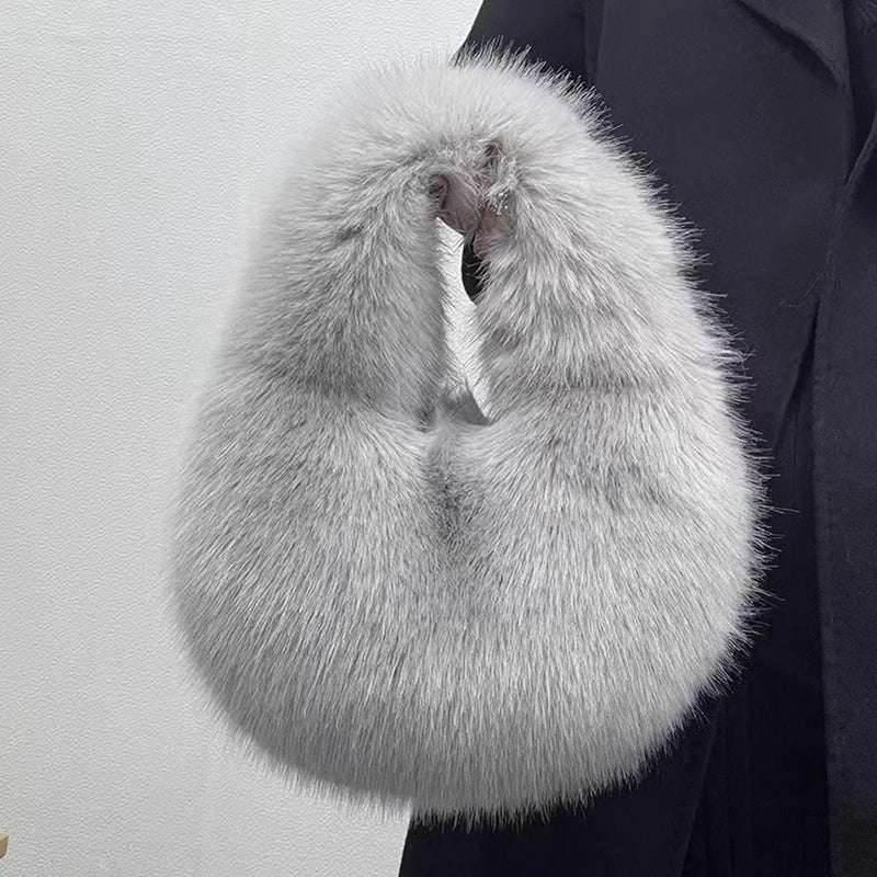 Handbag made of fluffy fur