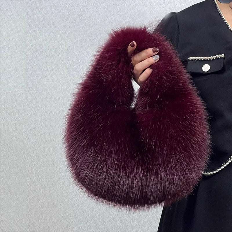 Handbag made of fluffy fur