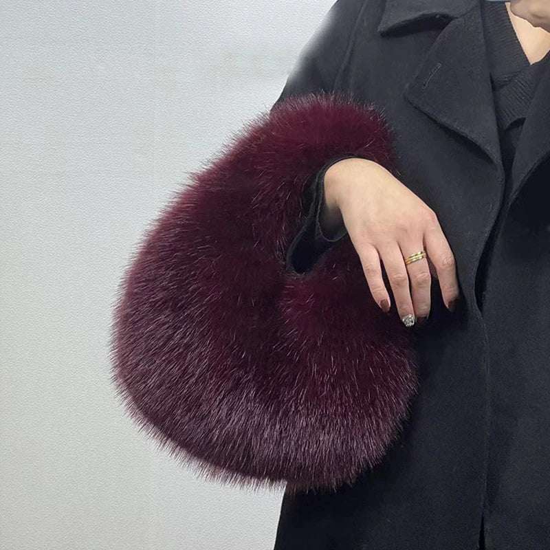 Handbag made of fluffy fur