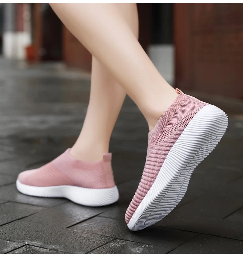 Women's sports shoes without laces