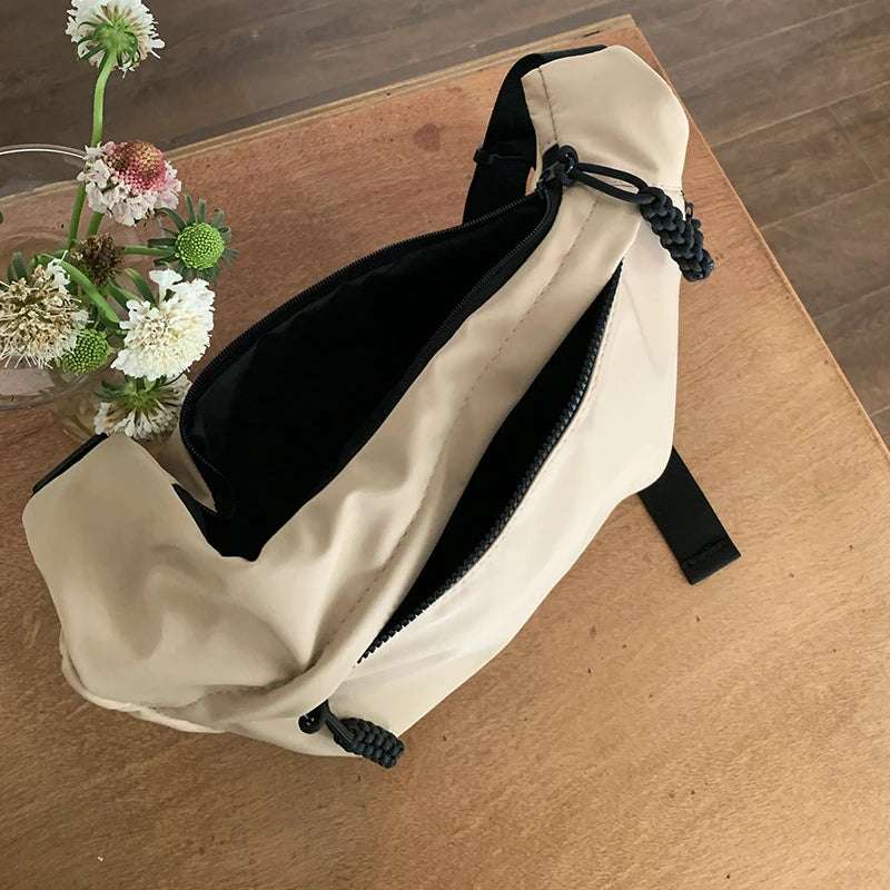 Large capacity shoulder bag
