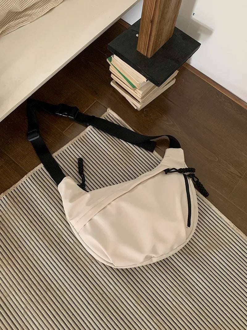 Large capacity shoulder bag