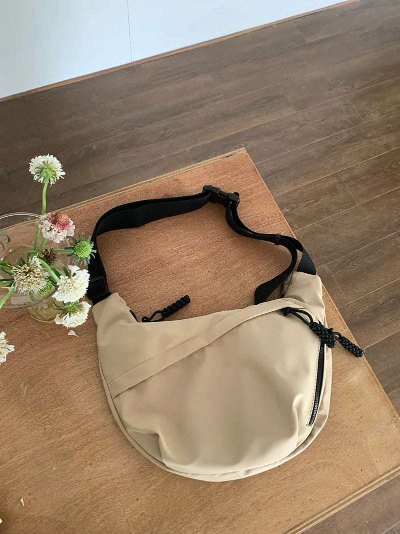 Large capacity shoulder bag