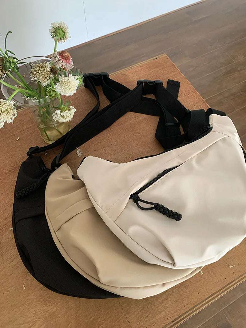 Large capacity shoulder bag