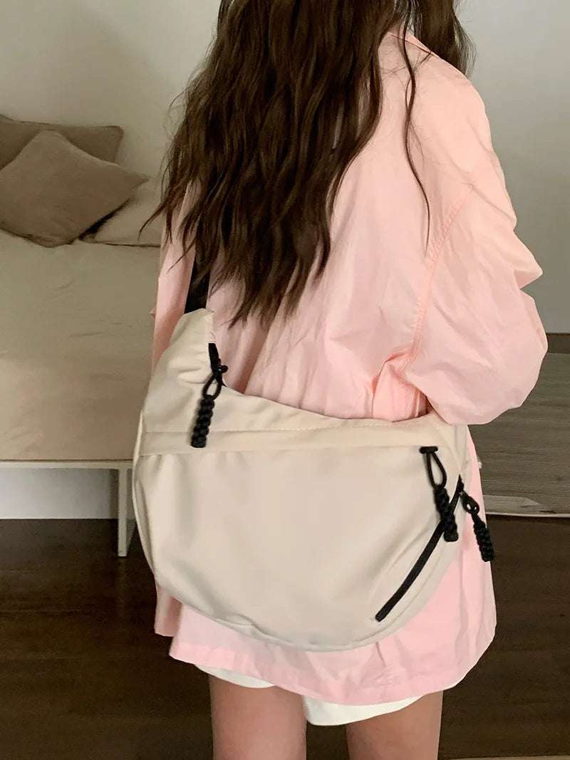 Large capacity shoulder bag