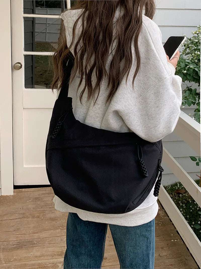 Large capacity shoulder bag