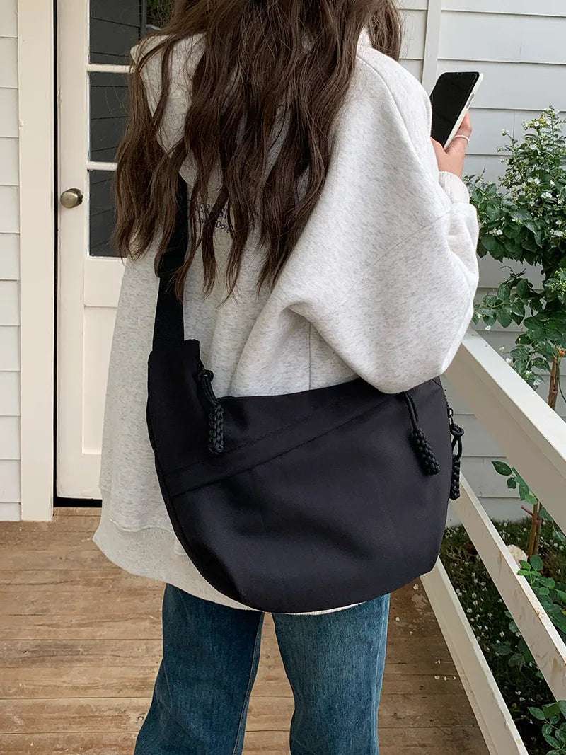 Large capacity shoulder bag