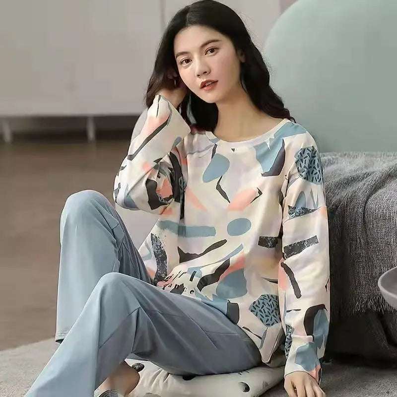 New 2025 in a comfortable women's spring university