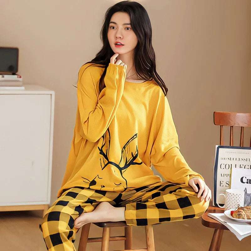 New 2025 in a comfortable women's spring university