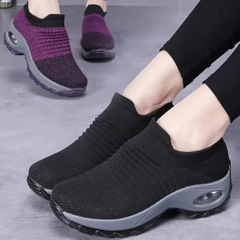 Summer shoes made of mesh fabric