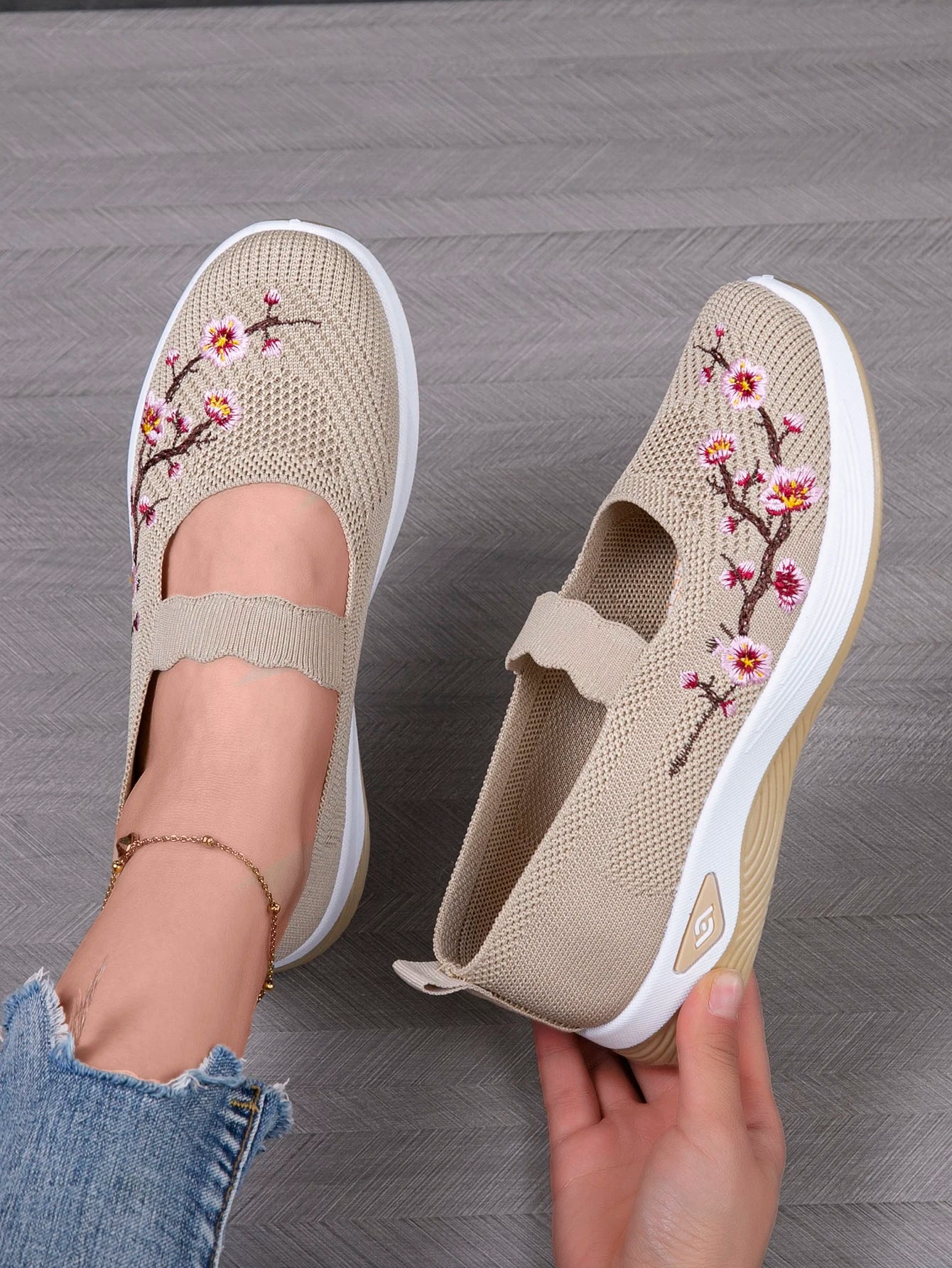 Wear-resistant spring shoes