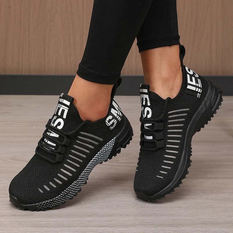Lightweight modern women's shoes