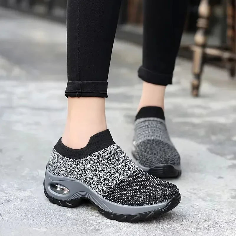Summer shoes made of mesh fabric