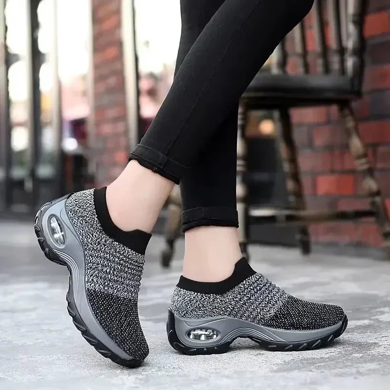 Summer shoes made of mesh fabric