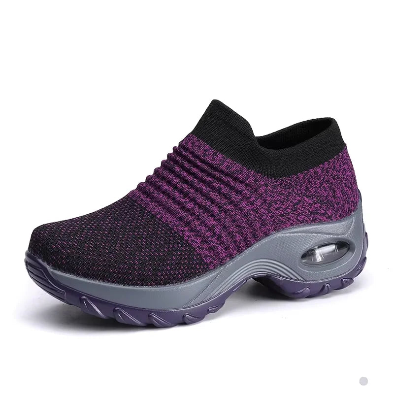 Summer shoes made of mesh fabric