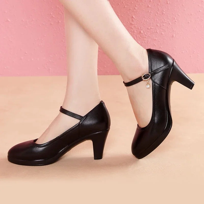 Women's high-heeled shoes