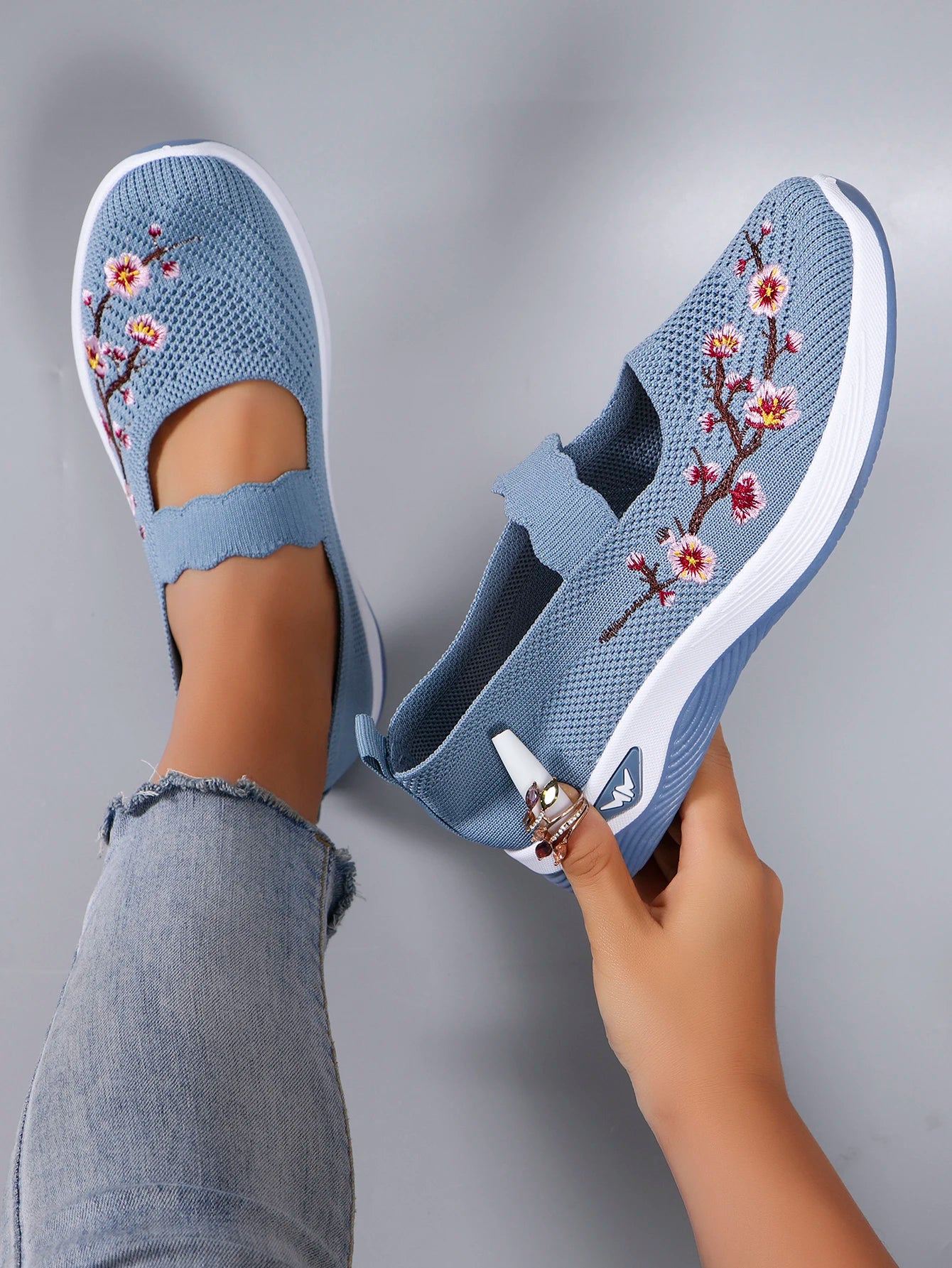 Wear-resistant spring shoes