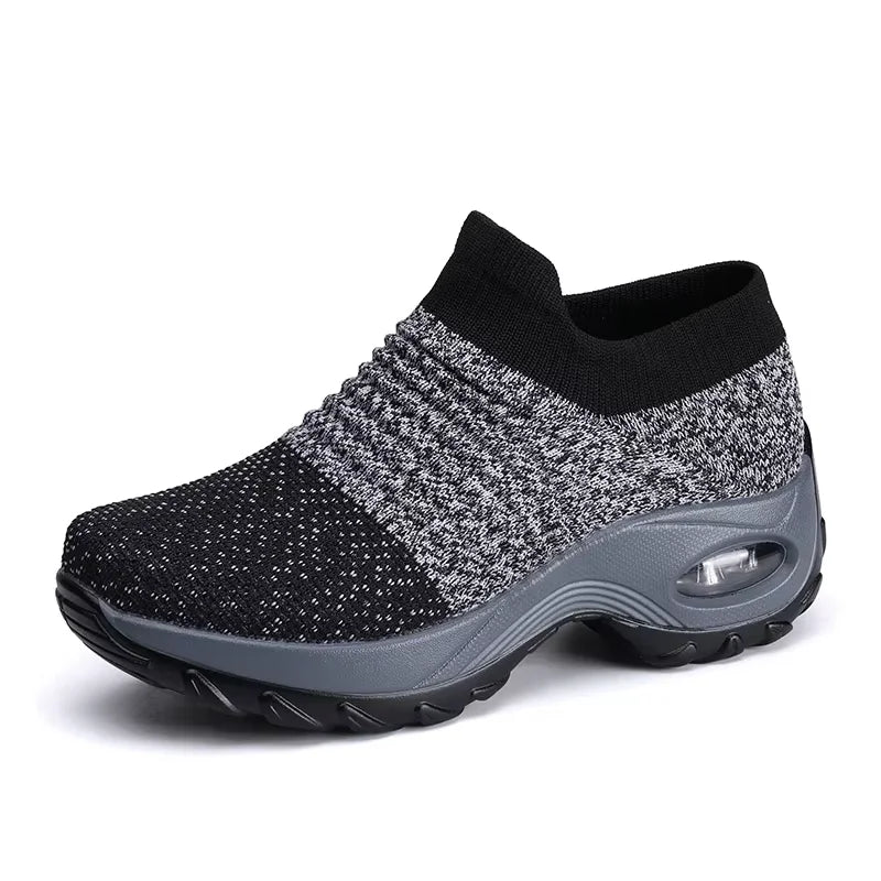Summer shoes made of mesh fabric