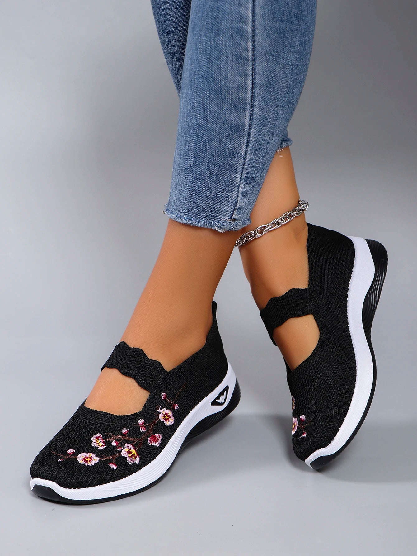 Wear-resistant spring shoes