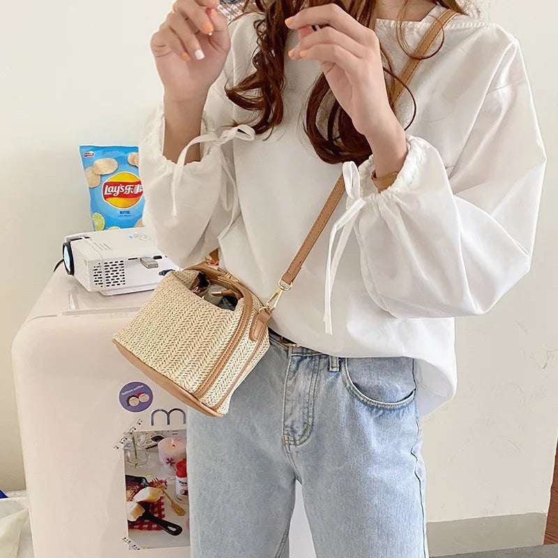 Small handbag made of straw