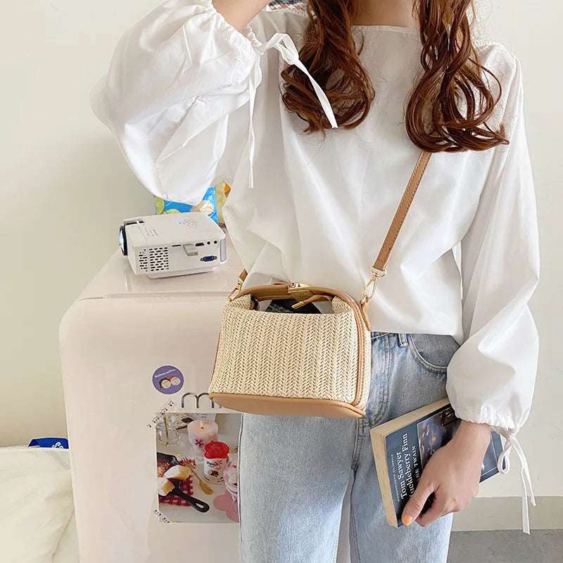 Small handbag made of straw
