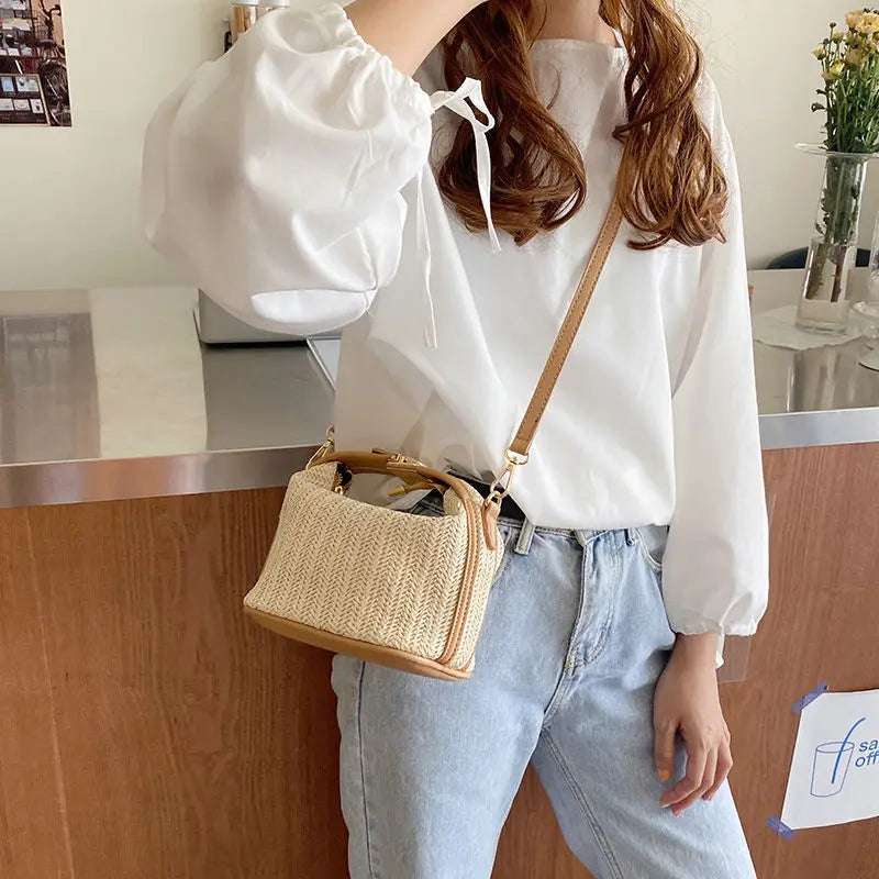 Small handbag made of straw