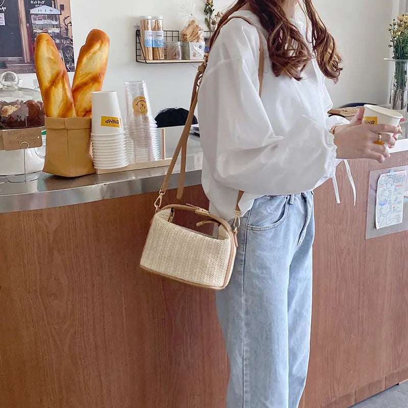 Small handbag made of straw