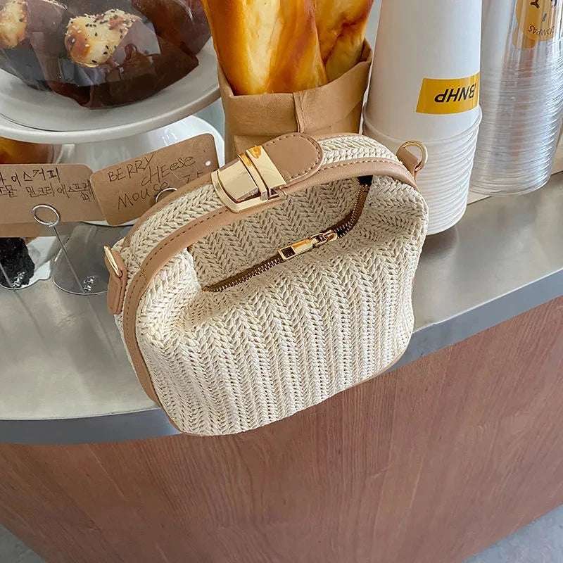 Small handbag made of straw