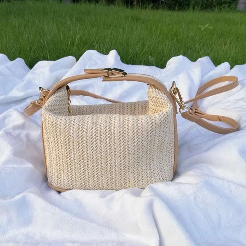 Small handbag made of straw