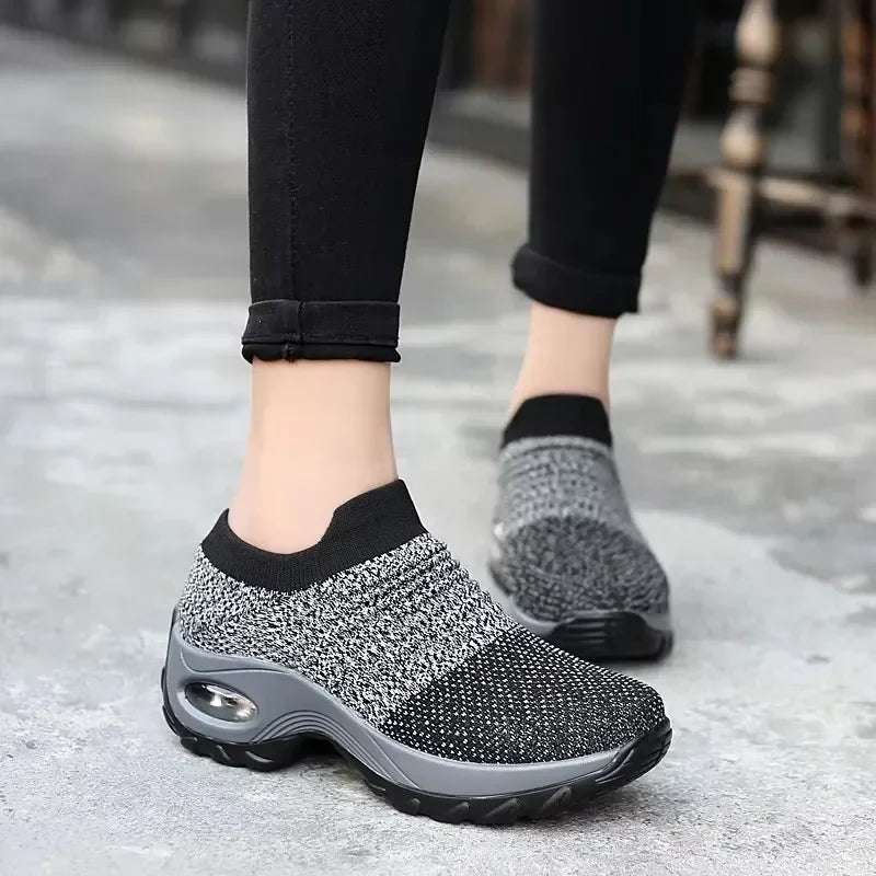 Summer shoes made of mesh fabric