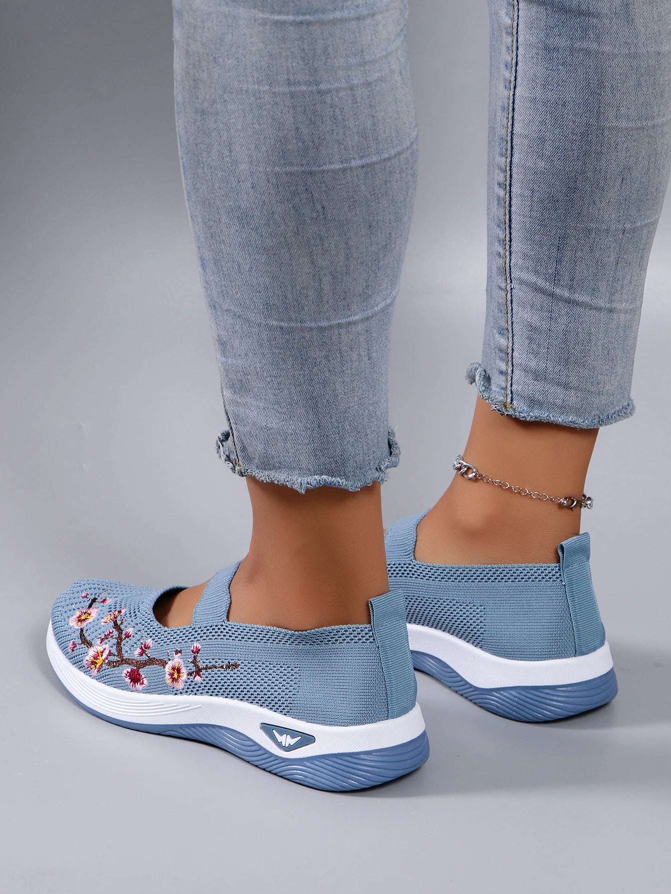 Wear-resistant spring shoes