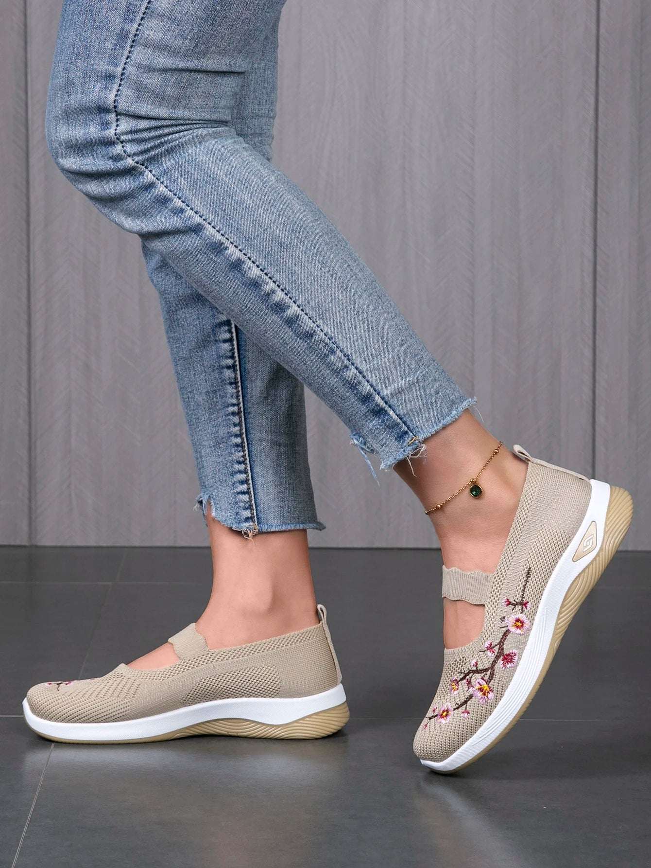 Wear-resistant spring shoes