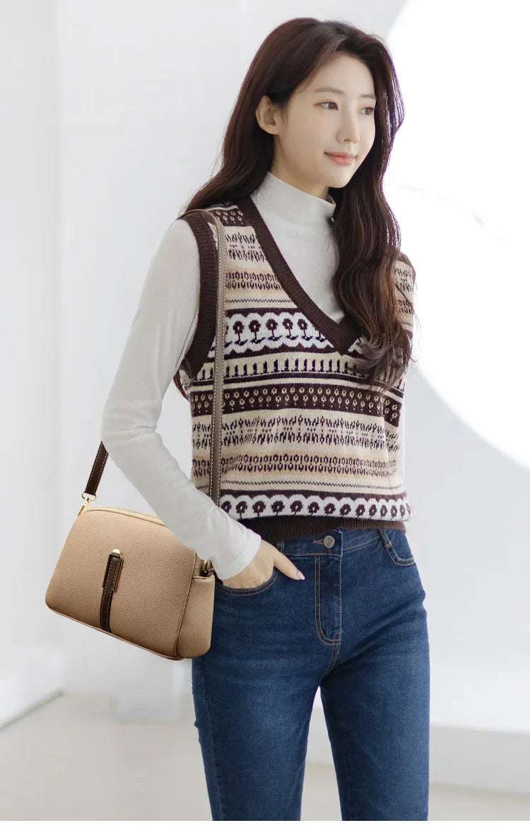 Women's shoulder bag designed from 100% leather
